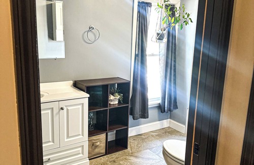 Reynoldsburg Maison | Charming 3-bedroom house in Reynoldsburg with Large Yard, WiFi, and pet friendly