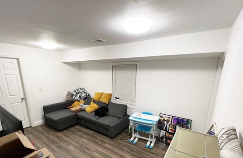 Roselle Park Appartement | Charming 3-bedroom apartment in lovely Roselle Park- 4 mins from NYC Bus Station