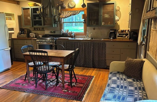 Skaneateles Autre | Charming 3-bedroom farmhouse in welcoming Skaneateles, short walk to village.