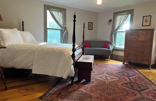 Skaneateles Autre | Charming 3-bedroom farmhouse in welcoming Skaneateles, short walk to village.