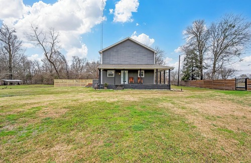 Wills Point Maison | Charming 3-bedroom country house in lovely Wills Point with WiFi, AC