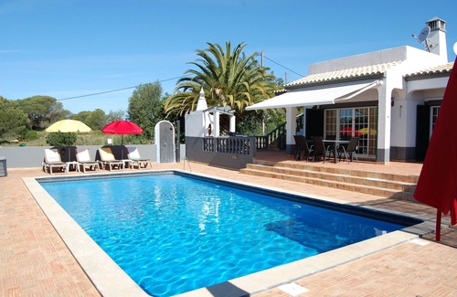 Aldeia Villa | Charmante villa de 3 chambres avec WiFi et chauffage central dans la belle Santa