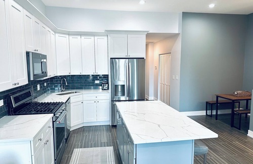 Tri-Taylor Lit Et Petit-Déjeuner | Charming 3 bedrooms Apartment at the Medical District