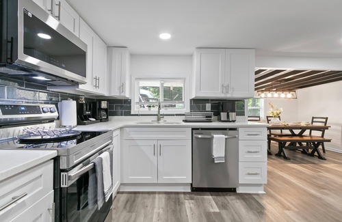 Jackson Maison | Charming 3-BR/2-BA Waterfront Lake House