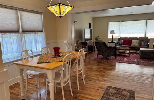 Dayton Maison | Charming 3 BR 2 Bath in historic Dayton. Exclusive and ready for your visit!