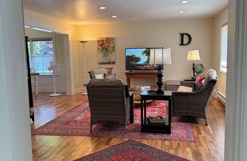 Dayton Maison | Charming 3 BR 2 Bath in historic Dayton. Exclusive and ready for your visit!