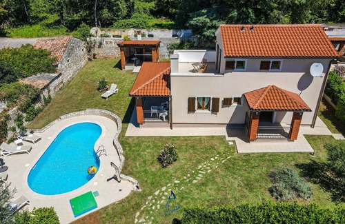 Farini Villa | Charming 3-BR Villa Retreat for 6 with private heatable pool