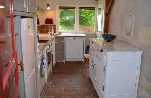 Montlouis-sur-Loire Cottage | Gîte de charme avec jardin clos, proche Loire à Vélo, à 15 km de Tours, équipé et confortable
