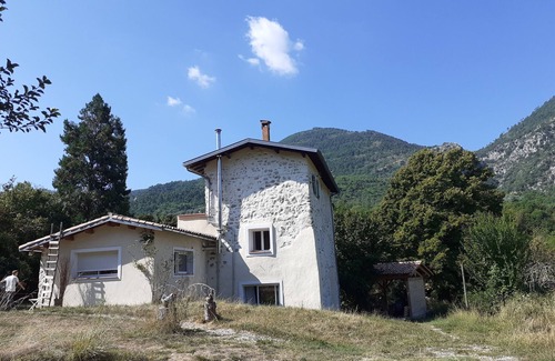 Sospel Maison | Gîte de charme classé 3*** dans un cadre naturel verdoyant exceptionnel
