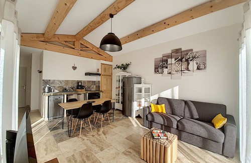 Mazan Maison | Maison de charme 3* avec piscine et vue Mont Ventoux