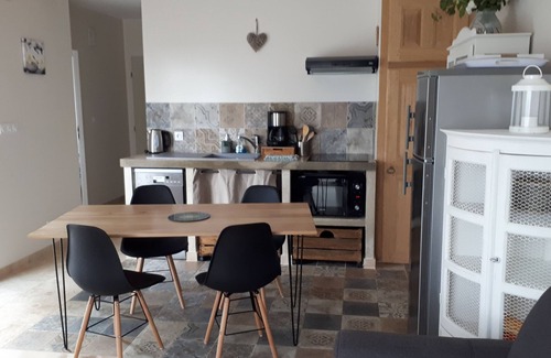 Mazan Maison | Maison de charme 3* avec piscine et vue Mont Ventoux