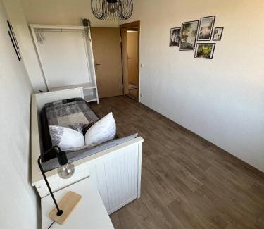 Gross-Sarchen Appartement | Charming 3-Room Apartment in Hoyerswerda, Lusatian Lake District