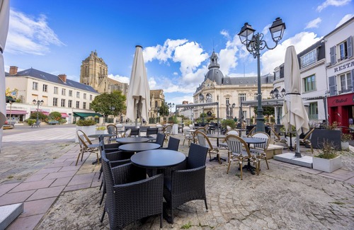 Dreux Maison | Charming 3-star hotel in the heart of the city but in a quiet location!