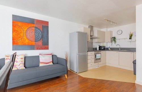 Leyton Appartement | Charming 3BD Retreat with Balcony, East London