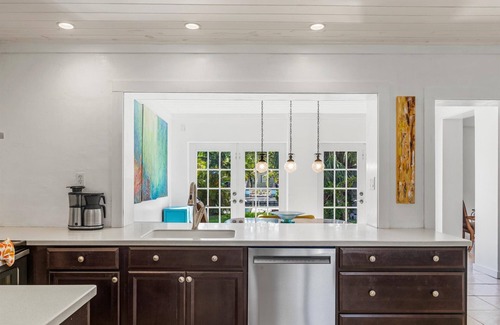 Bay Point Maison | Charming 3BR canal home close to Key West with kayaks, bikes and park access.