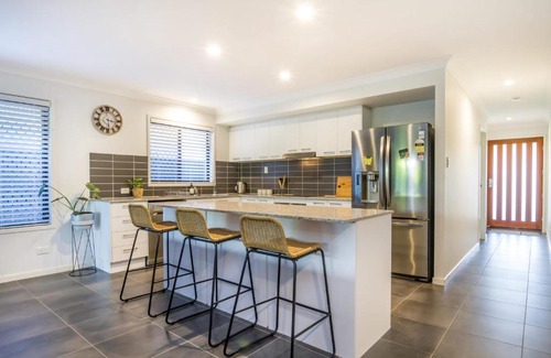 Dakabin Maison | Charming 3BR House in the Heart of Dakabin