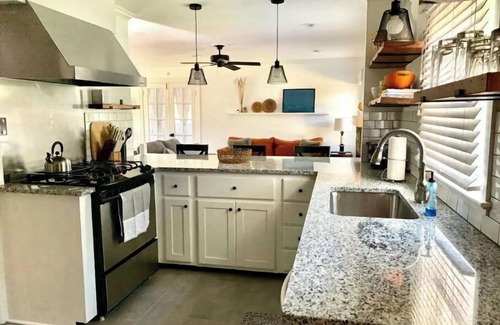 Little Rock Maison | Charming 3BR Mid-Century Home in Historic Hillcrest