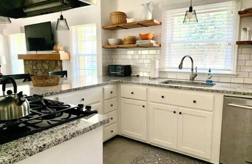 Little Rock Maison | Charming 3BR Mid-Century Home in Historic Hillcrest