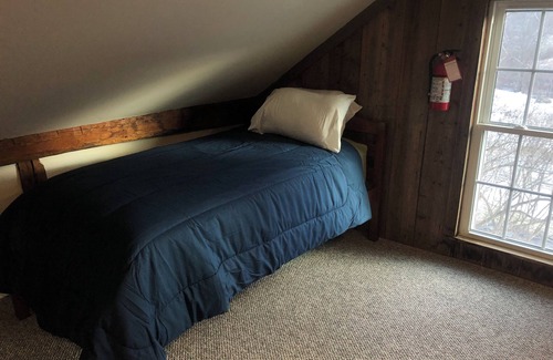 Middletown Springs Autre | Charming 4-bedroom farmhouse with WiFi, AC in Enchanting Middletown Springs
