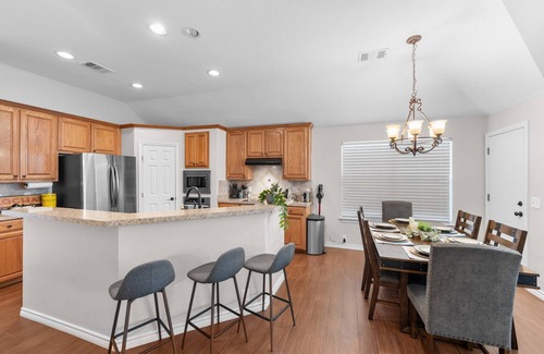 Frisco Maison | Charming 4-BD Home: Office & Arcade, Near PGA, Costco, 13 Min to Legacy West