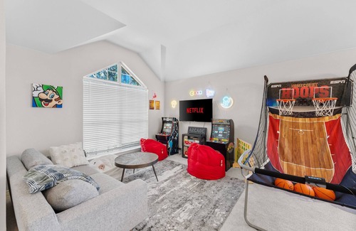 Frisco Maison | Charming 4-BD Home: Office & Arcade, Near PGA, Costco, 13 Min to Legacy West