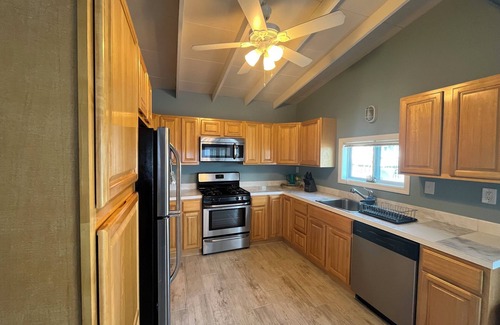 Beach Haven West Maison | Charming 4-bedroom lagoon house Down By the Bay near LBI