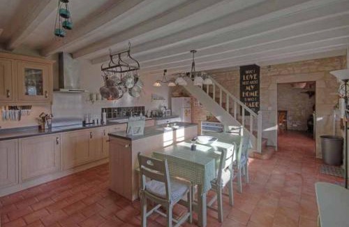 Sainte-Soline Maison | Charming 4-bed 3 bath farmhouse barn conversion