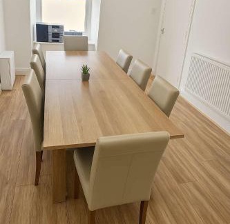 Churchill Hôtel | Charming 4-Bed Retreat in the Heart of Churchill