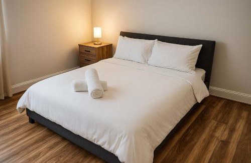 Churchill Hôtel | Charming 4-Bed Retreat in the Heart of Churchill