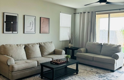 Maricopa County Maison | Charming 4-bedroom house in a quiet neighborhood,close to Verrado