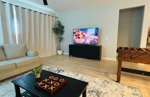 Maricopa County Maison | Charming 4-bedroom house in a quiet neighborhood,close to Verrado