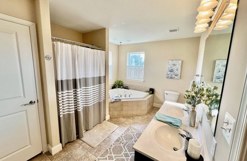 Earlville Maison | Charming 4-bedroom house with WiFi, AC in enchanting Douglassville.