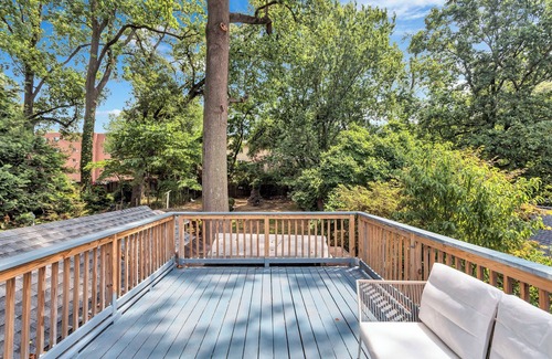 Downtown Maison | Charming 4-bedroom house in downtown Silver Spring with AC, WiFi