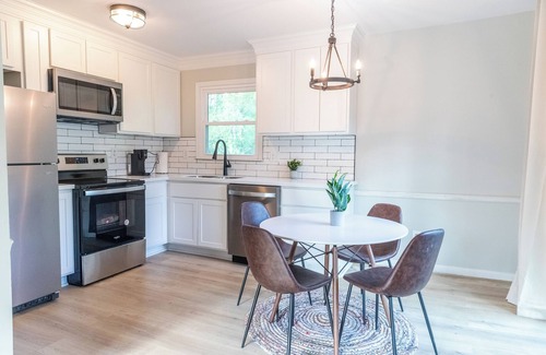 Kernersville Maison | Charming 4-bedroom house with AC and WiFi in Winston-Salem