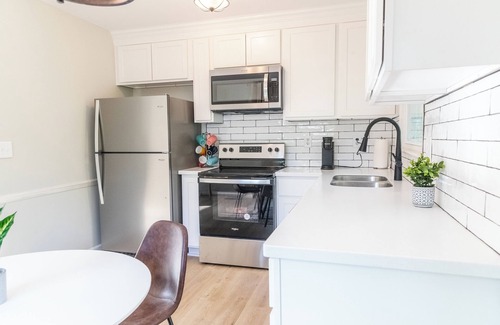 Kernersville Maison | Charming 4-bedroom house with AC and WiFi in Winston-Salem