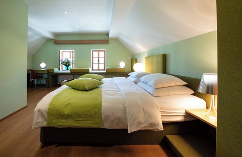 Hrib pri Hinjah Lit Et Petit-Déjeuner | Charming 4-Bedroom B&B Where Tradition Meets Modern Comfort