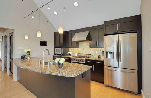 Strathmere Maison | Charming 4-bedroom Beach Cottage with WiFi, AC in Strathmere