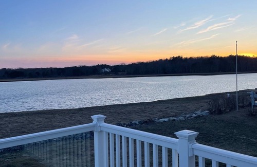 Biddeford Pool Maison | Charming 4-bedroom cape on Hills Beach Road