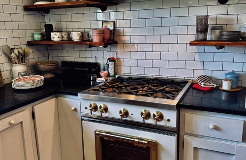 Surprise Autre | Charming 4-bedroom farmhouse with WiFi and AC in charming upstate NY