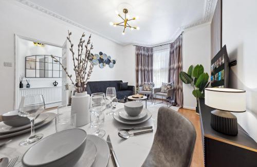 Coppetts Maison | Charming 4-Bedroom Relocations, Elev8 Stays
