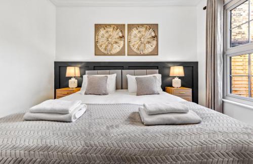 Coppetts Maison | Charming 4-Bedroom Relocations, Elev8 Stays