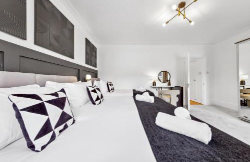 Coppetts Maison | Charming 4-Bedroom Relocations, Elev8 Stays