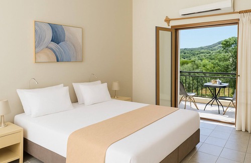 Georgioupolis Lit Et Petit-Déjeuner | Charming 4-bedroom bed & breakfast in delightful Georgioupoli with AC