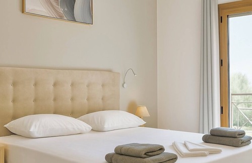 Georgioupolis Lit Et Petit-Déjeuner | Charming 4-bedroom bed & breakfast in delightful Georgioupoli with AC