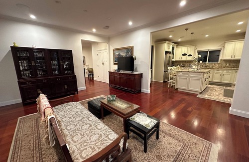 The Willows Maison | Charming 4-bedroom house in pleasant Menlo Park with WiFi, AC