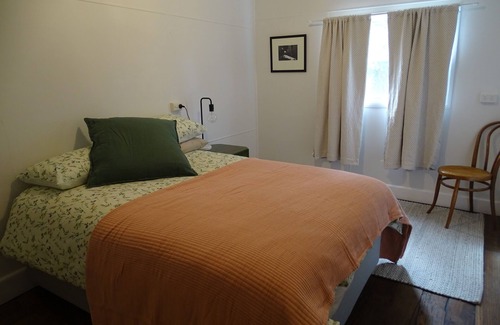 Braidwood Maison | Charming 4 bedroom house, beautiful large private garden