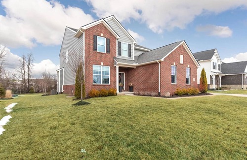 Haisley Maison | Charming 4-bedroom house in lovely Ann Arbor. Minutes away from downtown!