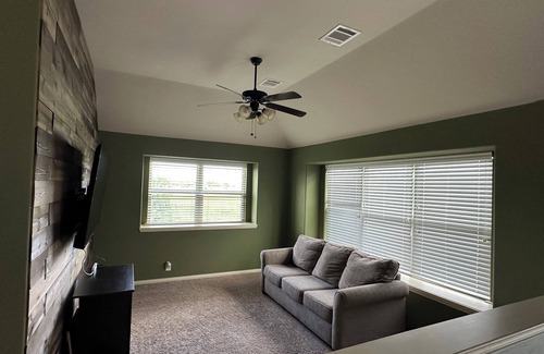 Little Elm Maison | Charming 4-bedroom house with Greenbelt views in Oak Point