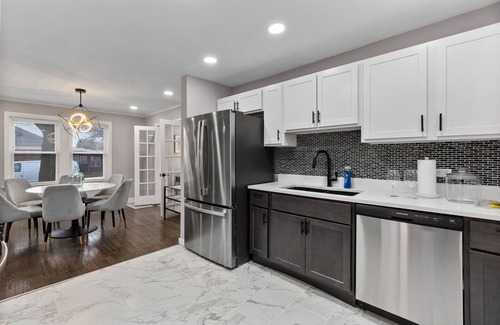 Calumet Heights Maison | Charming 4-bedroom house with WiFi and AC in lovely Chicago