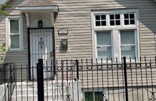South Shore Maison | Charming 4-bedroom house with AC and WiFi in fabulous Chicago